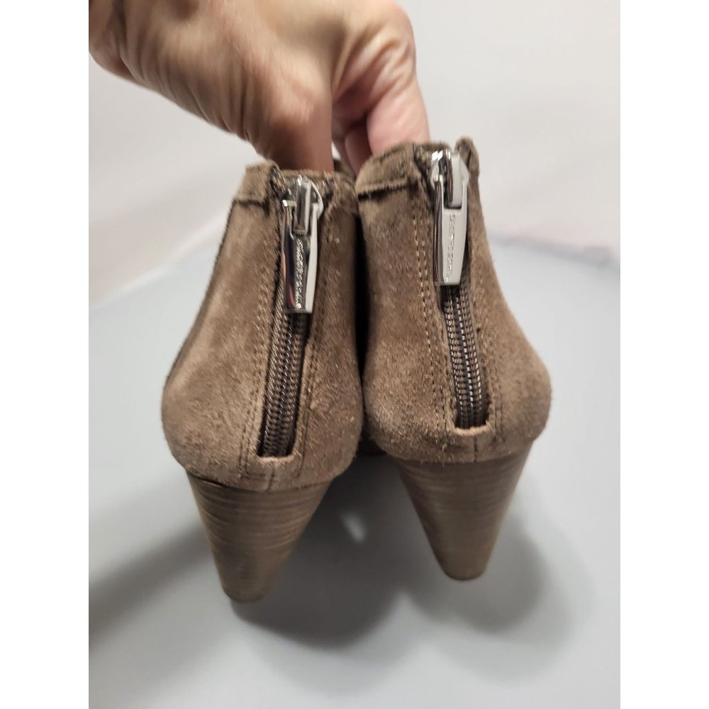 Vince Camuto Ebelin Brown Suede Peep Toe Booties Back Zip Size 8.5 - Picture 4 of 5
